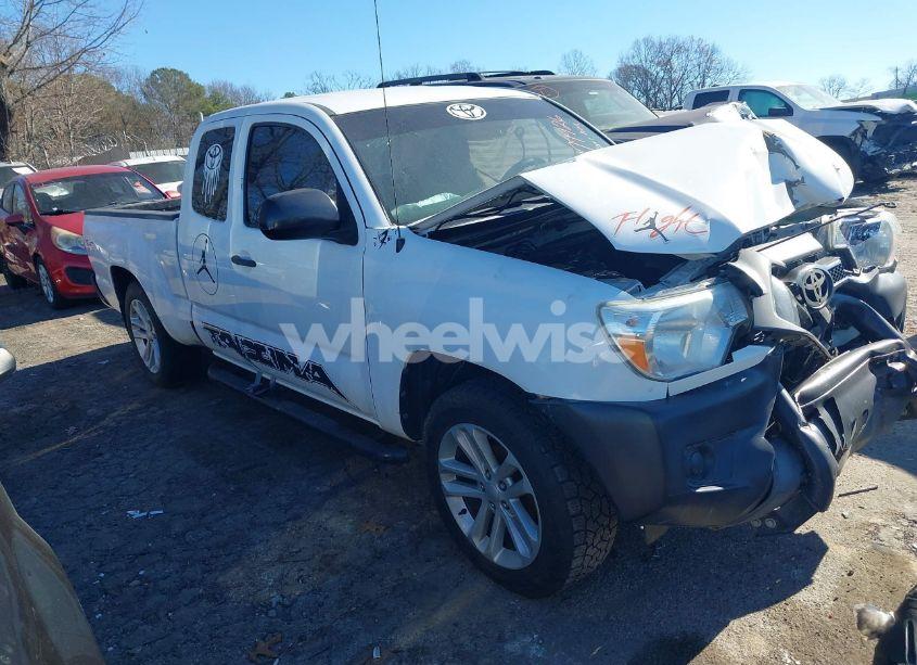 2015 Toyota Tacoma (VIN 5TFTX4CN0FX060433) main photo