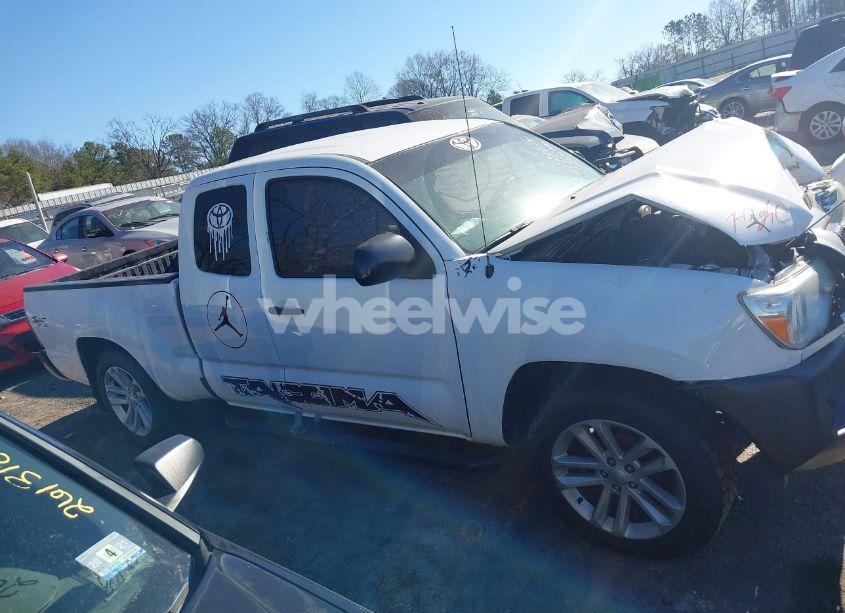 Photo 13 of 2015 Toyota Tacoma (VIN 5TFTX4CN0FX060433)