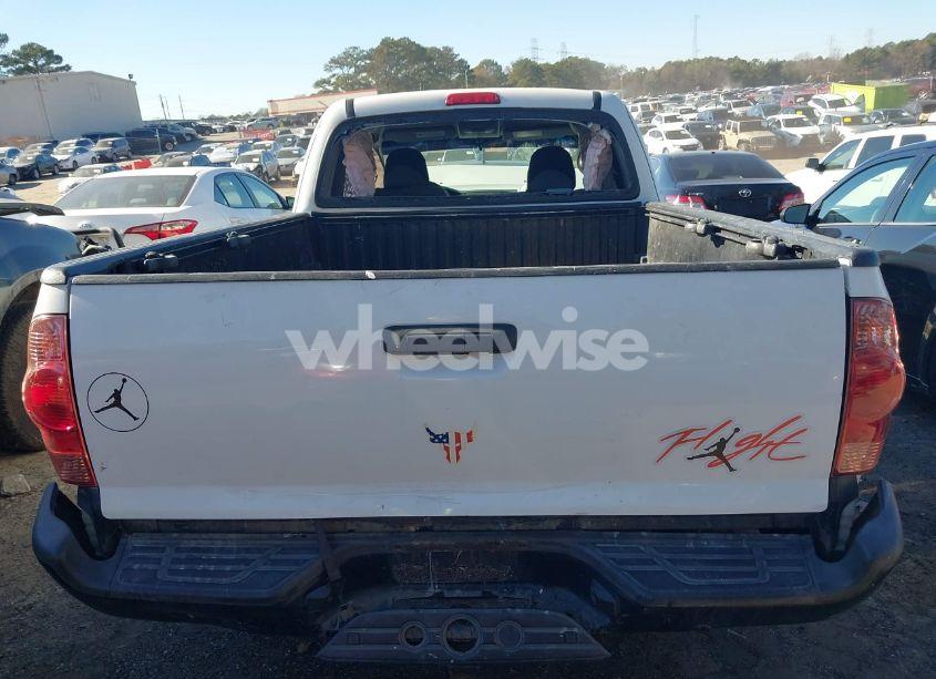 Photo 16 of 2015 Toyota Tacoma (VIN 5TFTX4CN0FX060433)