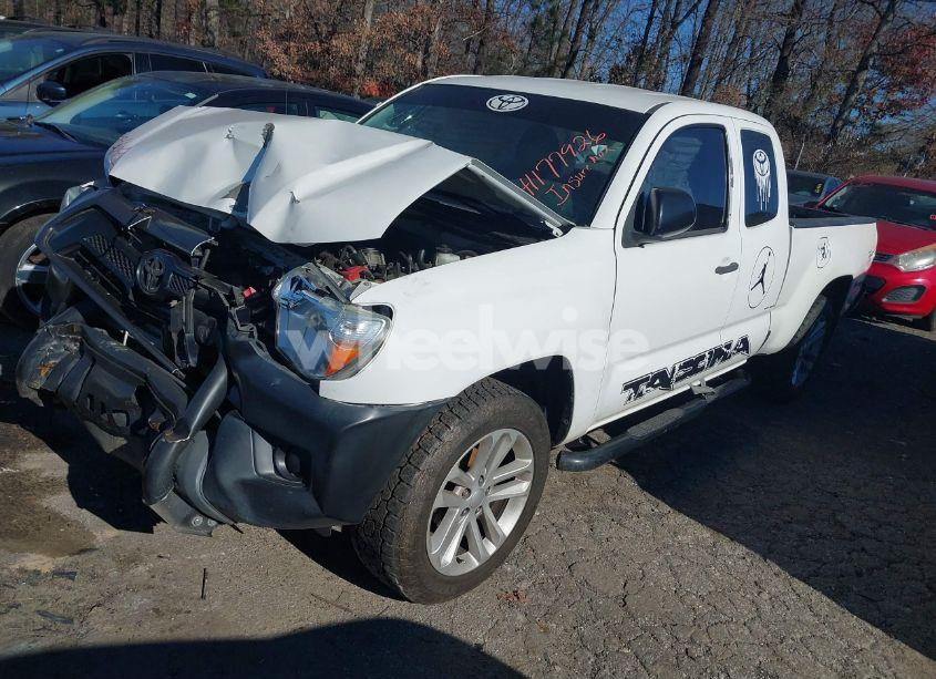 Photo 2 of 2015 Toyota Tacoma (VIN 5TFTX4CN0FX060433)