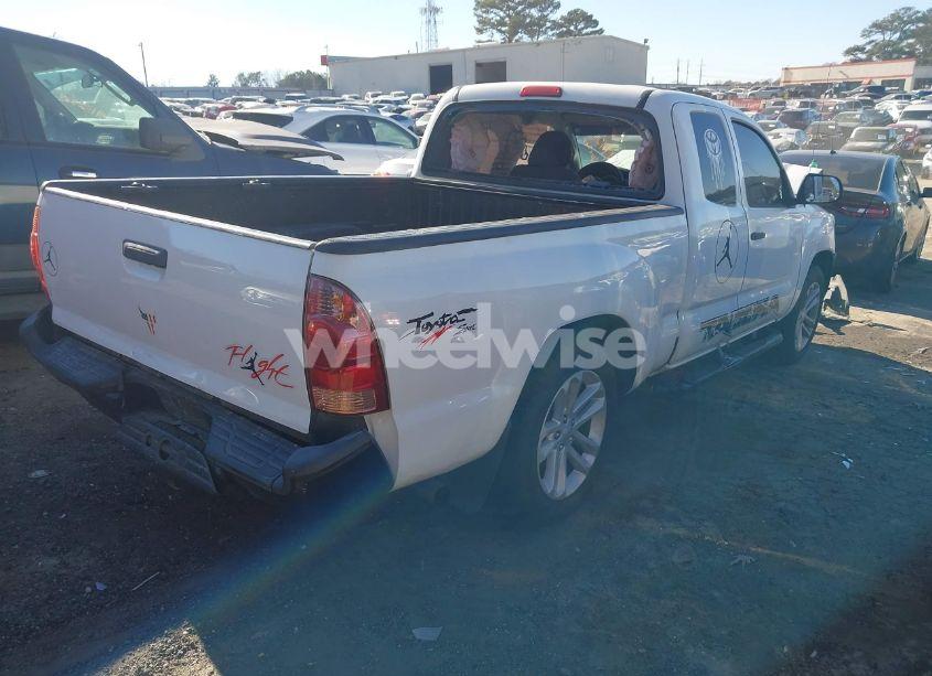 Photo 4 of 2015 Toyota Tacoma (VIN 5TFTX4CN0FX060433)