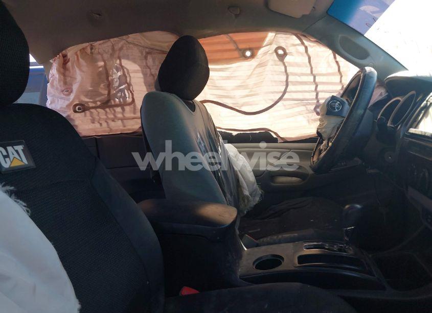 Photo 5 of 2015 Toyota Tacoma (VIN 5TFTX4CN0FX060433)