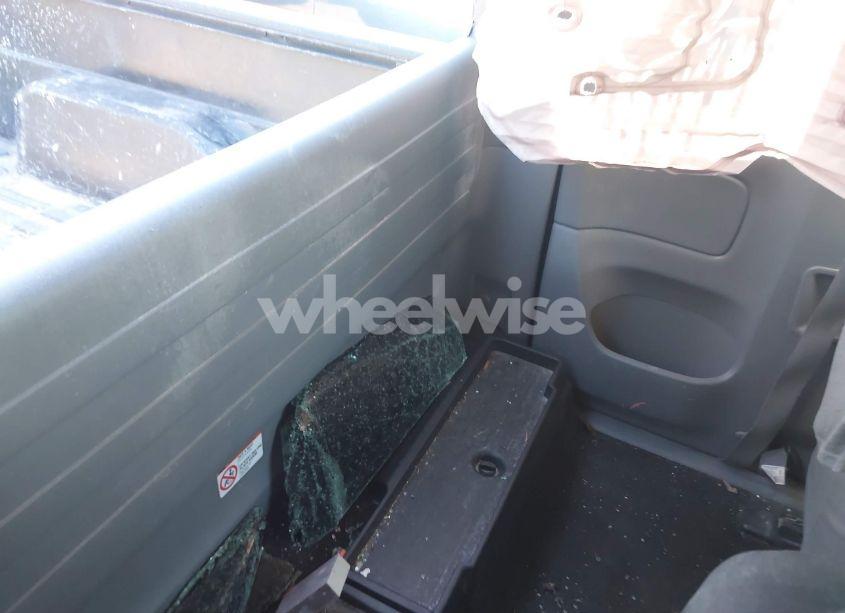 Photo 8 of 2015 Toyota Tacoma (VIN 5TFTX4CN0FX060433)