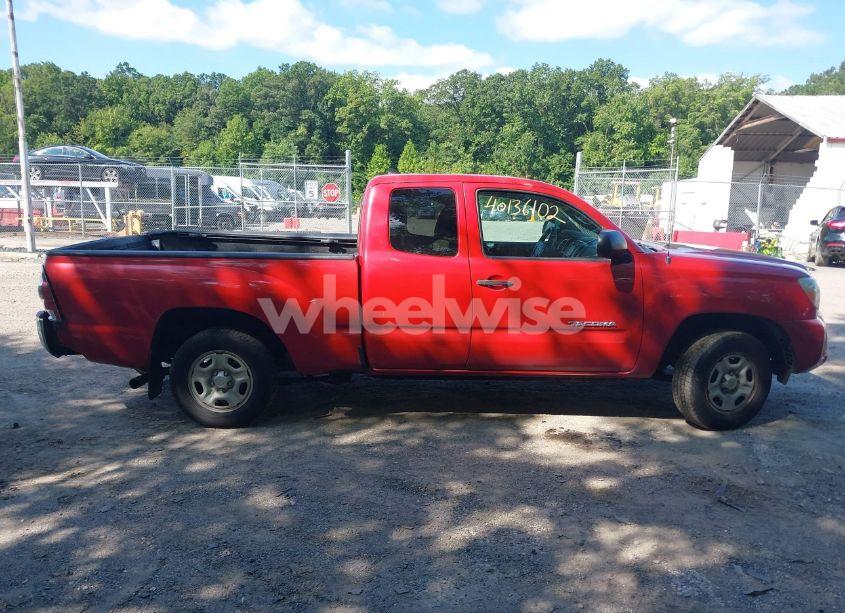 Photo 13 of 2015 Toyota Tacoma (VIN 5TFTX4CN0FX067303)