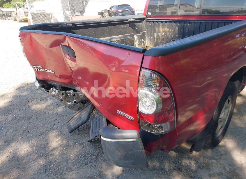 Photo 18 of 2015 Toyota Tacoma (VIN 5TFTX4CN0FX067303)