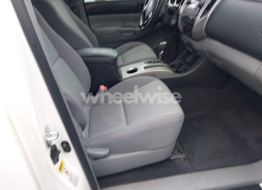 Photo 5 of 2012 Toyota Tacoma ACCESS CAB (VIN 5TFTX4CN1CX015593)