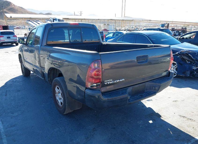 Photo 3 of 2013 Toyota Tacoma (VIN 5TFTX4CN1DX023825)