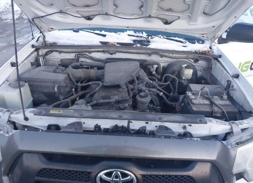 Photo 10 of 2015 Toyota Tacoma (VIN 5TFTX4CN1FX057332)