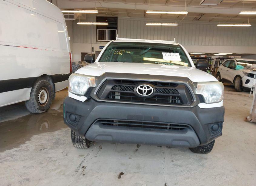 Photo 12 of 2015 Toyota Tacoma (VIN 5TFTX4CN1FX057332)