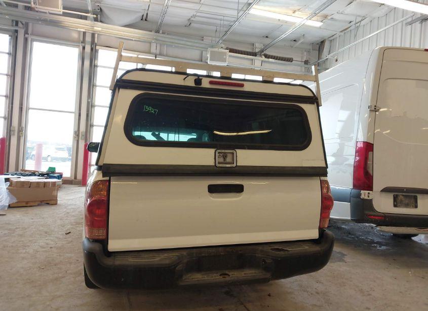 Photo 16 of 2015 Toyota Tacoma (VIN 5TFTX4CN1FX057332)