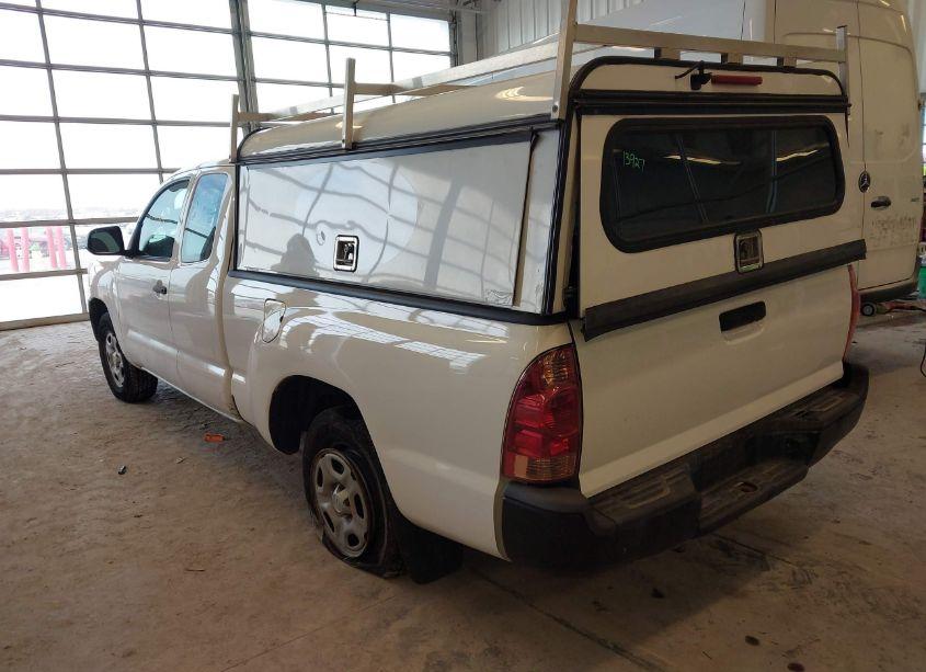 Photo 3 of 2015 Toyota Tacoma (VIN 5TFTX4CN1FX057332)