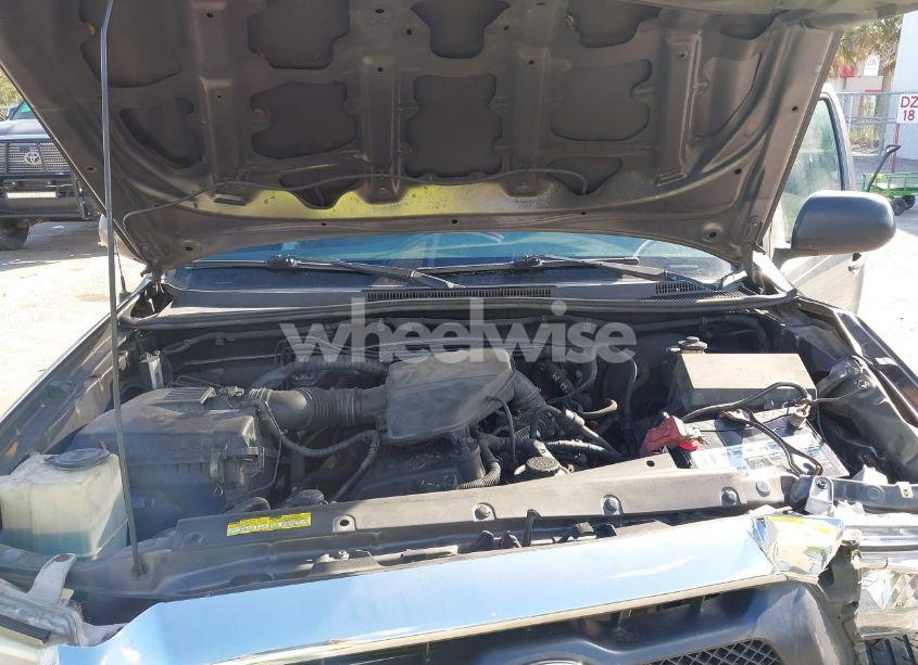 Photo 10 of 2015 Toyota Tacoma (VIN 5TFTX4CN1FX063471)