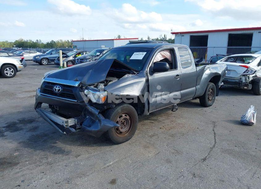 Photo 2 of 2015 Toyota Tacoma (VIN 5TFTX4CN1FX063471)