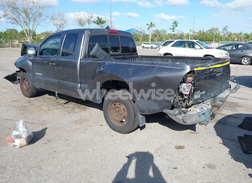 Photo 3 of 2015 Toyota Tacoma (VIN 5TFTX4CN1FX063471)