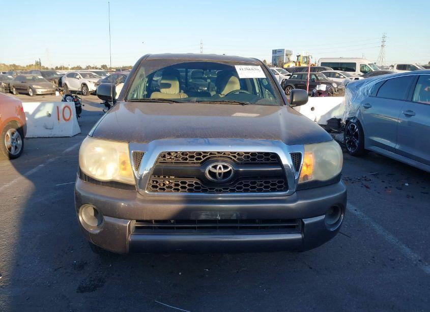 Photo 12 of 2011 Toyota Tacoma ACCESS CAB (VIN 5TFTX4CN2BX009932)