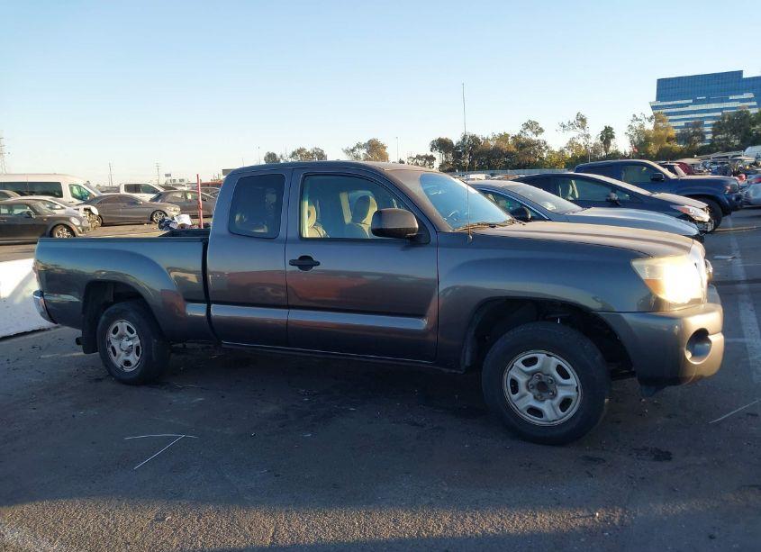 Photo 13 of 2011 Toyota Tacoma ACCESS CAB (VIN 5TFTX4CN2BX009932)
