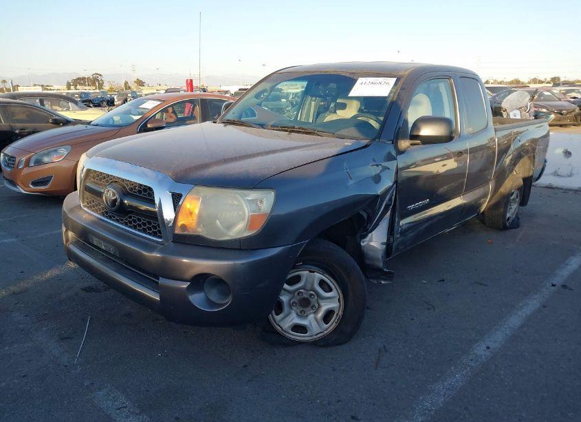 Photo 2 of 2011 Toyota Tacoma ACCESS CAB (VIN 5TFTX4CN2BX009932)
