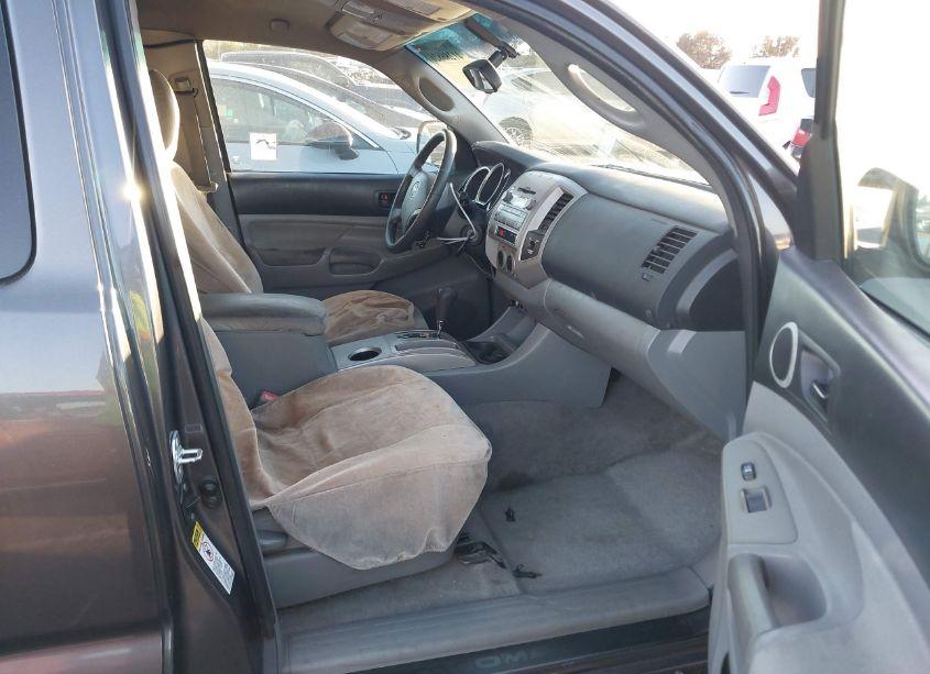Photo 5 of 2011 Toyota Tacoma ACCESS CAB (VIN 5TFTX4CN2BX009932)