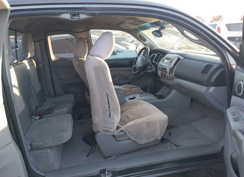 Photo 8 of 2011 Toyota Tacoma ACCESS CAB (VIN 5TFTX4CN2BX009932)