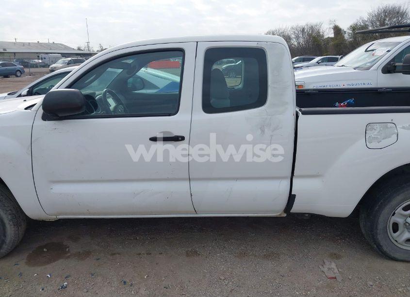 Photo 13 of 2015 Toyota Tacoma (VIN 5TFTX4CN2FX051491)