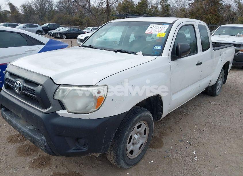 Photo 2 of 2015 Toyota Tacoma (VIN 5TFTX4CN2FX051491)