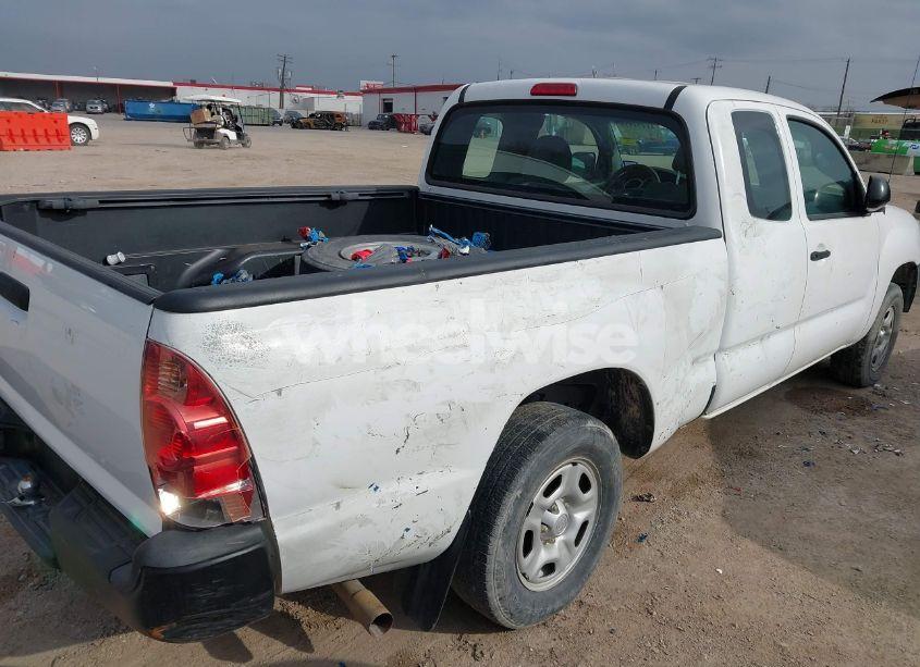 Photo 4 of 2015 Toyota Tacoma (VIN 5TFTX4CN2FX051491)