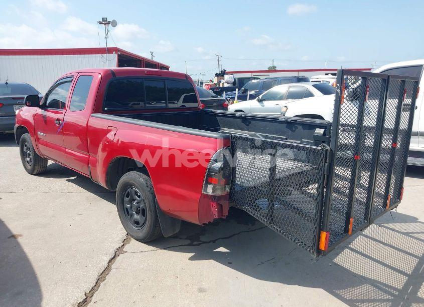 Photo 3 of 2015 Toyota Tacoma (VIN 5TFTX4CN3FX064864)