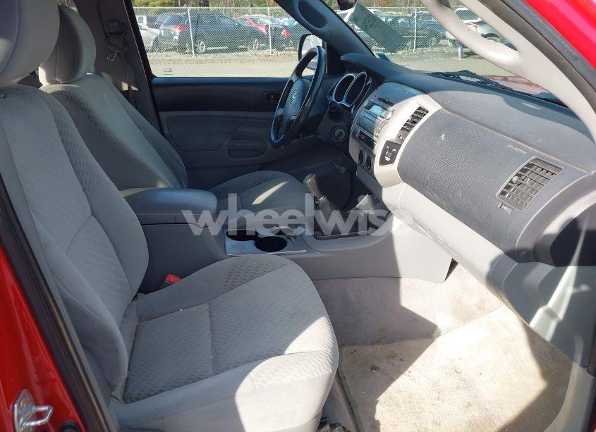 Photo 5 of 2011 Toyota Tacoma ACCESS CAB (VIN 5TFTX4CN4BX007289)