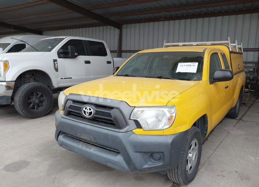 Photo 2 of 2015 Toyota Tacoma BASE (M5) (VIN 5TFTX4CN4FX054750)