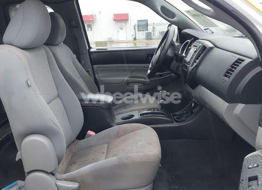 Photo 5 of 2015 Toyota Tacoma BASE (M5) (VIN 5TFTX4CN4FX054750)