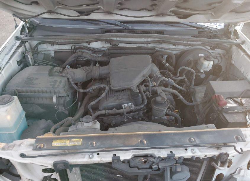 Photo 10 of 2015 Toyota Tacoma (VIN 5TFTX4CN4FX056711)