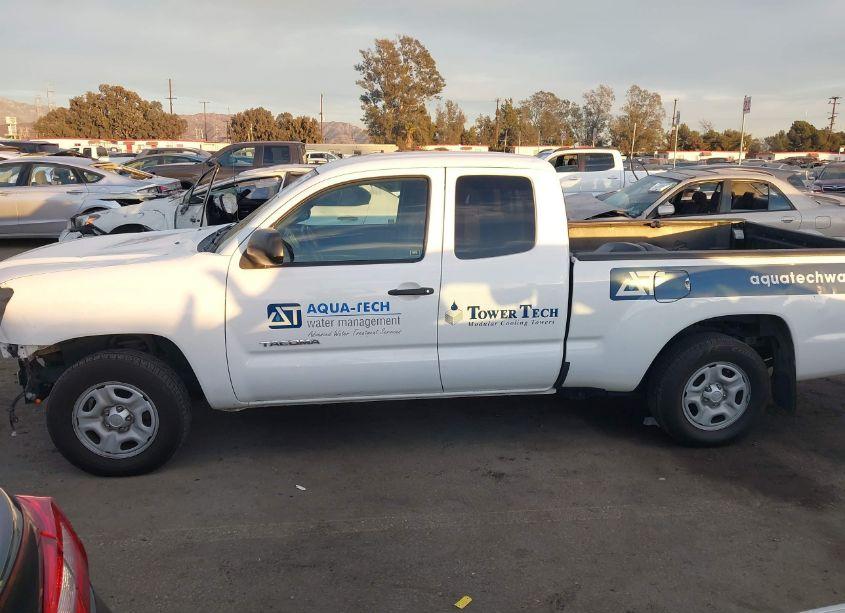Photo 15 of 2015 Toyota Tacoma (VIN 5TFTX4CN4FX056711)
