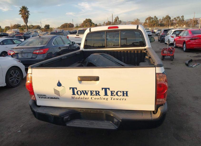 Photo 17 of 2015 Toyota Tacoma (VIN 5TFTX4CN4FX056711)