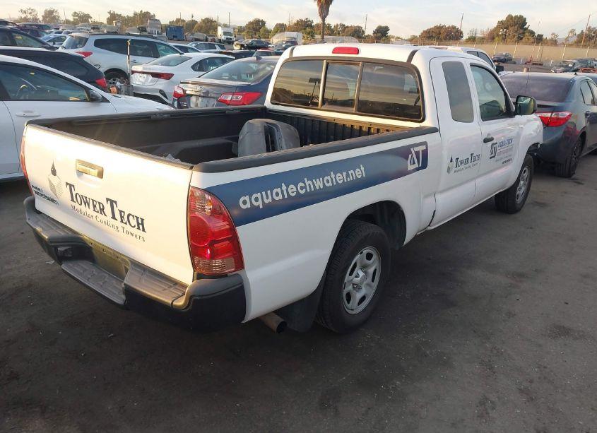 Photo 4 of 2015 Toyota Tacoma (VIN 5TFTX4CN4FX056711)