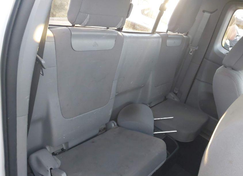 Photo 8 of 2015 Toyota Tacoma (VIN 5TFTX4CN4FX056711)