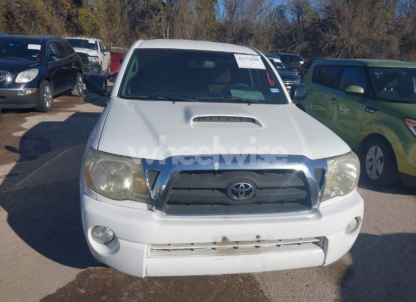 Photo 12 of 2011 Toyota Tacoma (VIN 5TFTX4CN5BX001369)