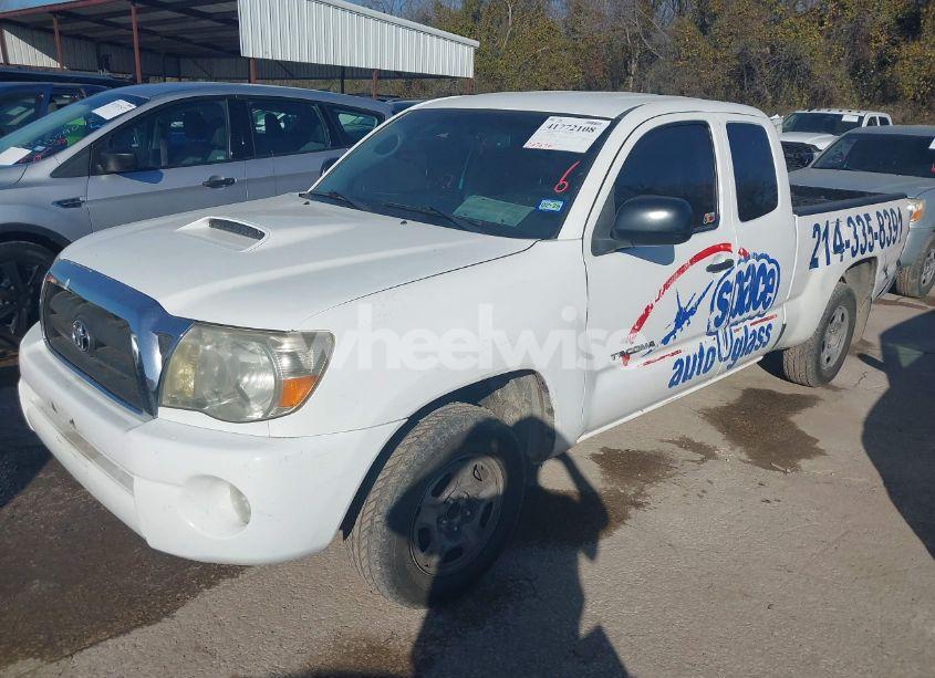 Photo 2 of 2011 Toyota Tacoma (VIN 5TFTX4CN5BX001369)