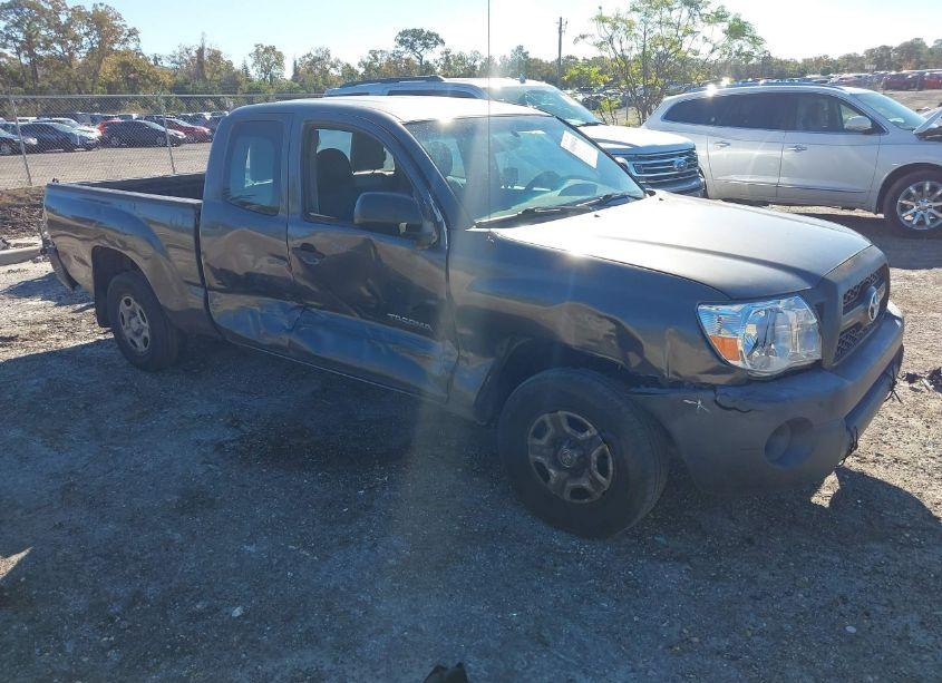 2011 Toyota Tacoma (VIN 5TFTX4CN5BX001758) main photo