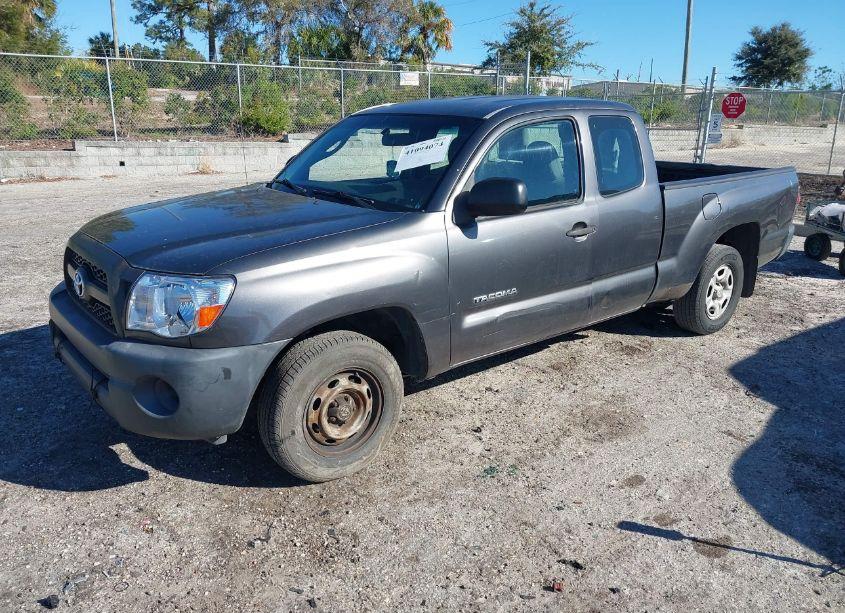 Photo 2 of 2011 Toyota Tacoma (VIN 5TFTX4CN5BX001758)