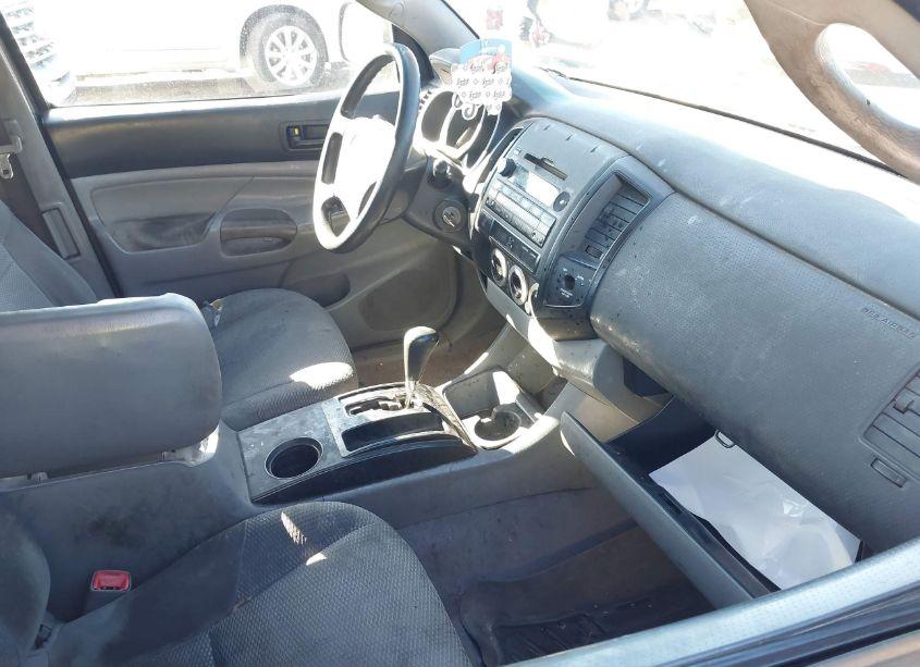 Photo 5 of 2011 Toyota Tacoma (VIN 5TFTX4CN5BX001758)
