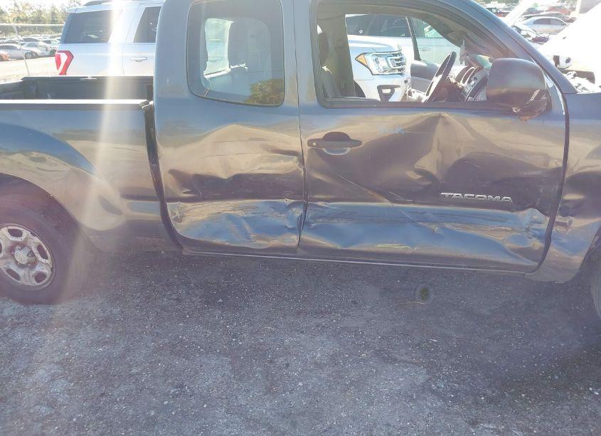Photo 6 of 2011 Toyota Tacoma (VIN 5TFTX4CN5BX001758)