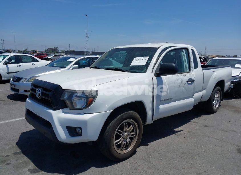 Photo 2 of 2014 Toyota Tacoma (VIN 5TFTX4CN5EX037339)