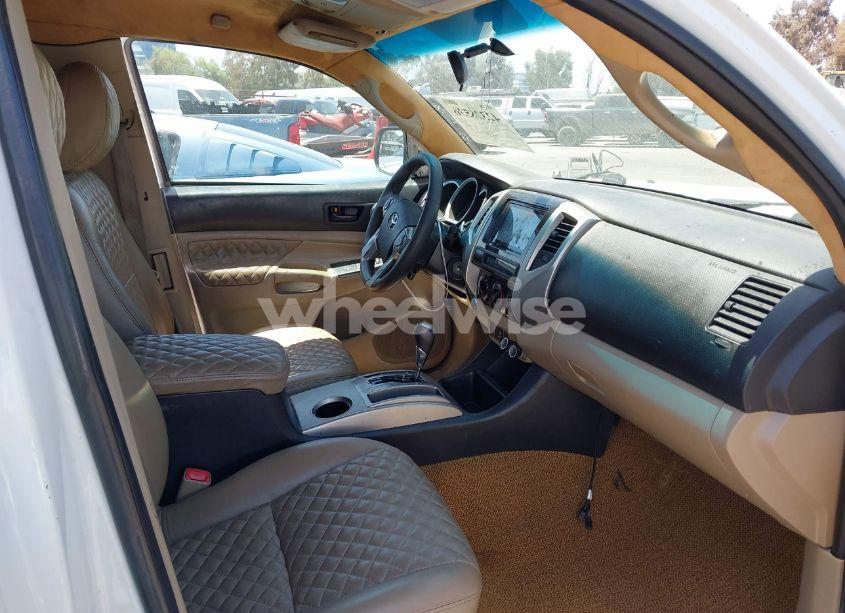 Photo 5 of 2014 Toyota Tacoma (VIN 5TFTX4CN5EX037339)