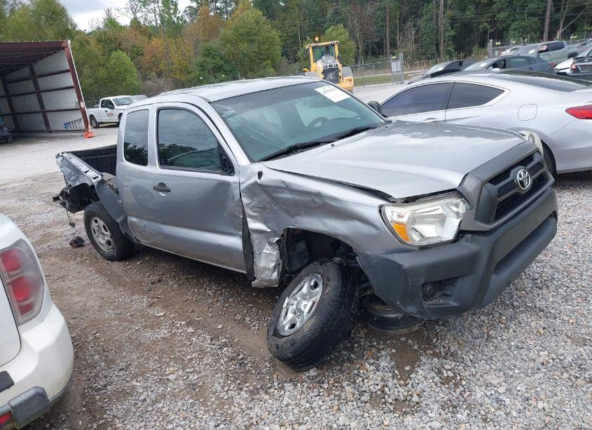 2015 Toyota Tacoma (VIN 5TFTX4CN5FX058032) main photo
