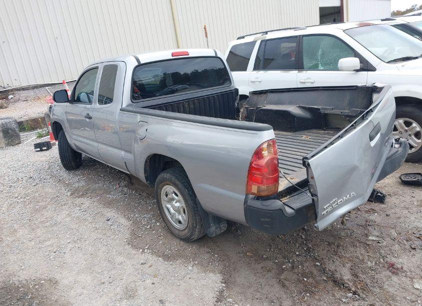 Photo 3 of 2015 Toyota Tacoma (VIN 5TFTX4CN5FX058032)