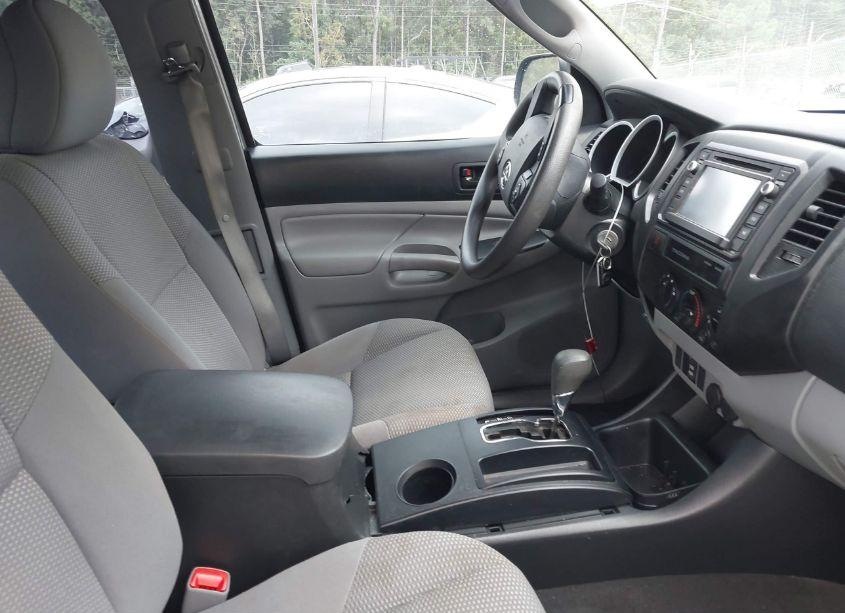 Photo 5 of 2015 Toyota Tacoma (VIN 5TFTX4CN5FX058032)