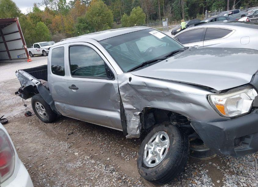 Photo 6 of 2015 Toyota Tacoma (VIN 5TFTX4CN5FX058032)