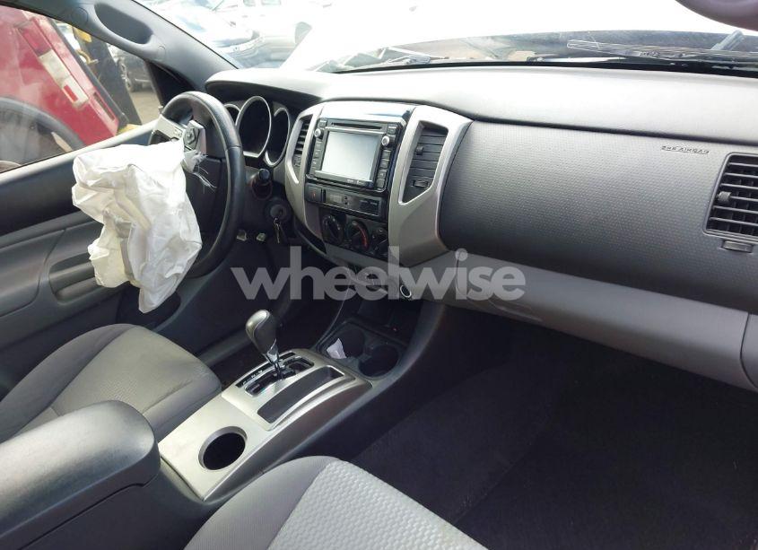 Photo 5 of 2014 Toyota Tacoma (VIN 5TFTX4CN6EX043618)