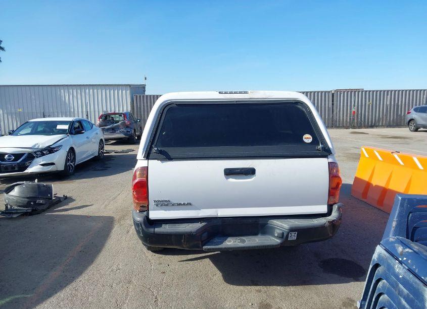 Photo 17 of 2015 Toyota Tacoma (VIN 5TFTX4CN6FX059805)