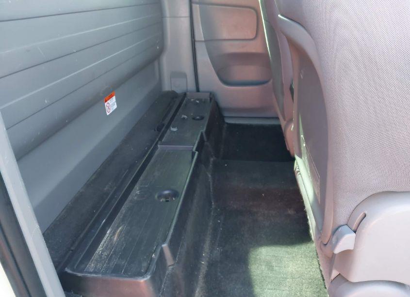 Photo 8 of 2015 Toyota Tacoma (VIN 5TFTX4CN6FX059805)